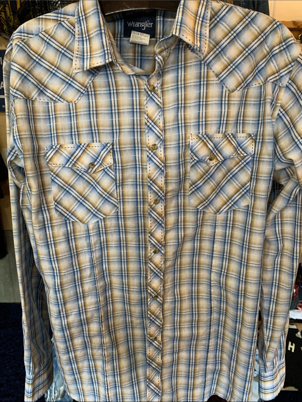 Wrangler Men’s Blue and Cream Plaid Western Button-Down Shirt